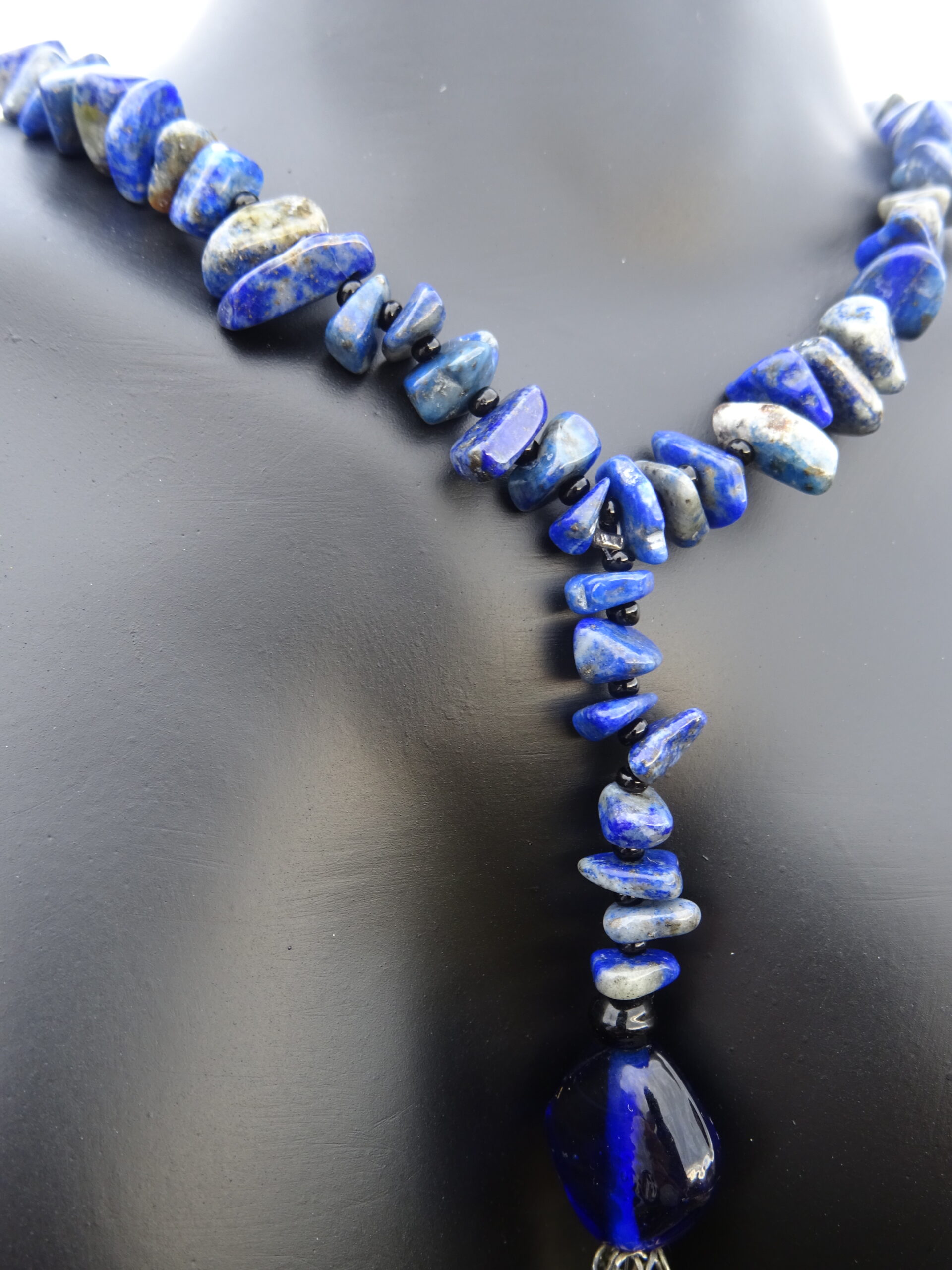 Collier en pierre – lapis lazuli