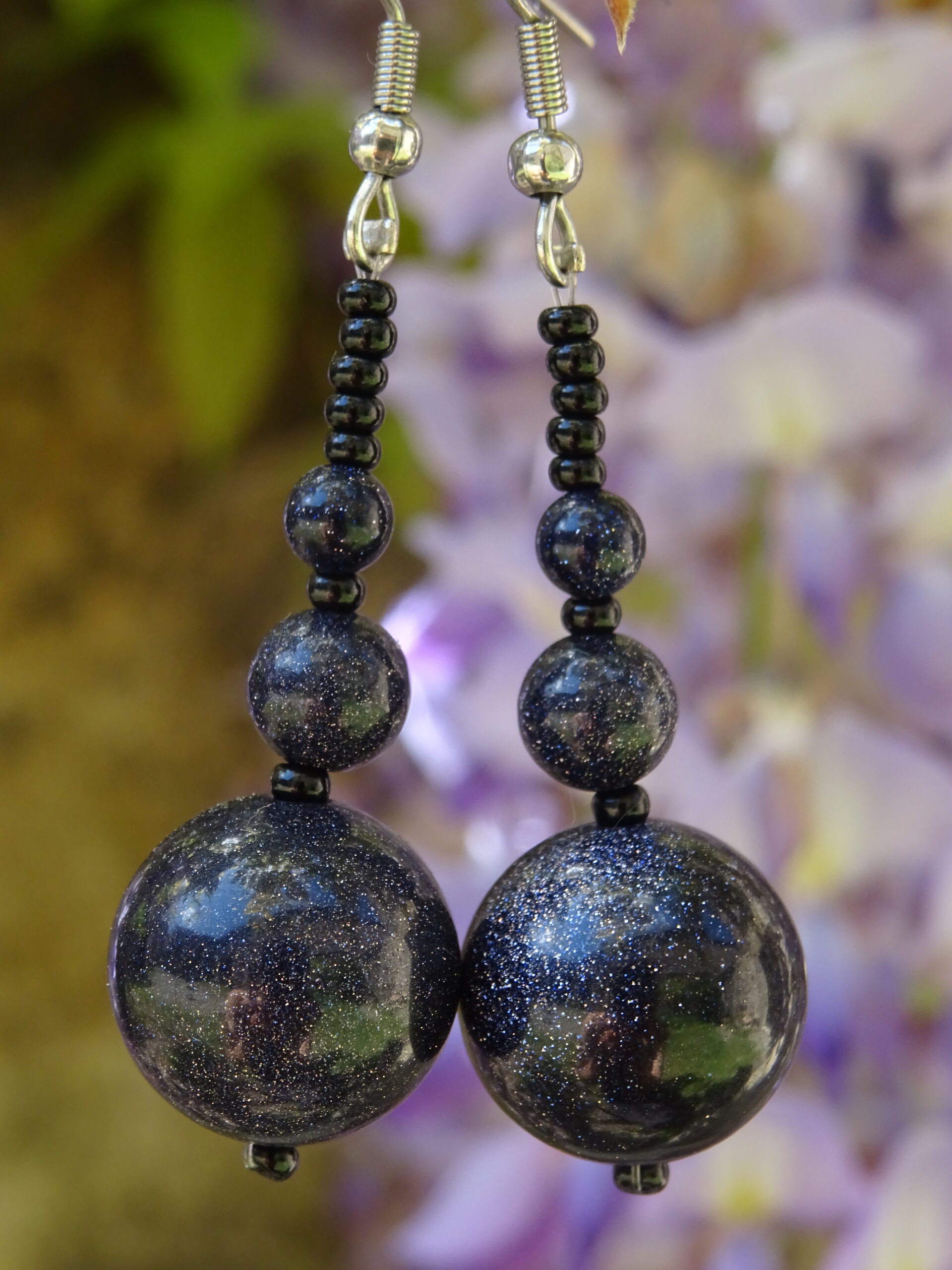 Boucles d’oreille pierre de nuit – goldstone bleue