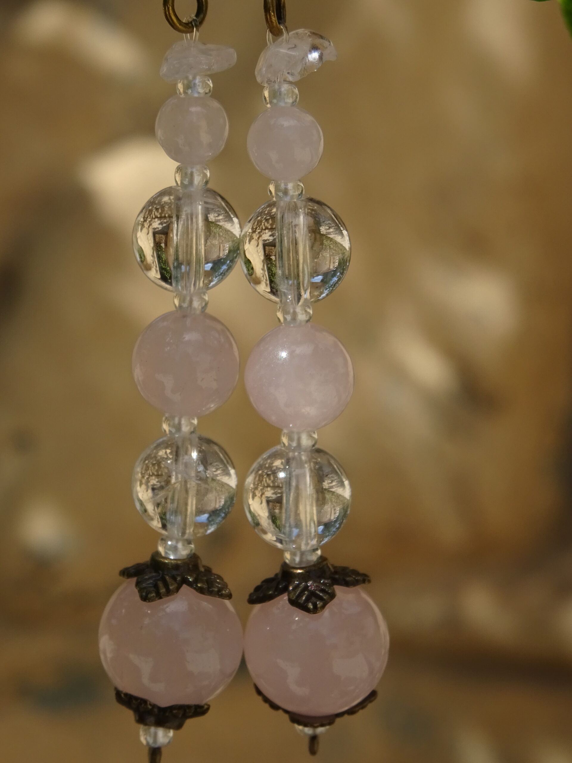 boucles d'oreille pierre naturelle quartz rose et cristal de roche