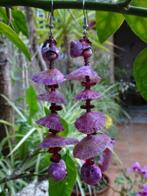 Boucles d’oreille coquillages & grenat