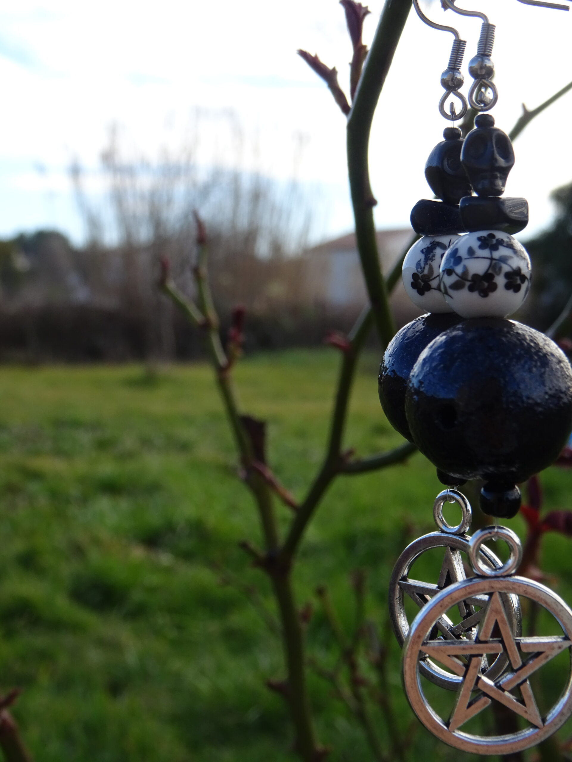 Boucles d’oreille tête de mort – pentacle