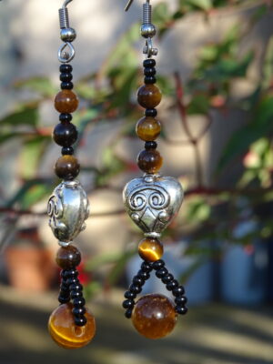 Boucles d’oreille pierre naturelle œil de tigre & cœur