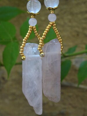 Boucles d’oreille longues quartz rose