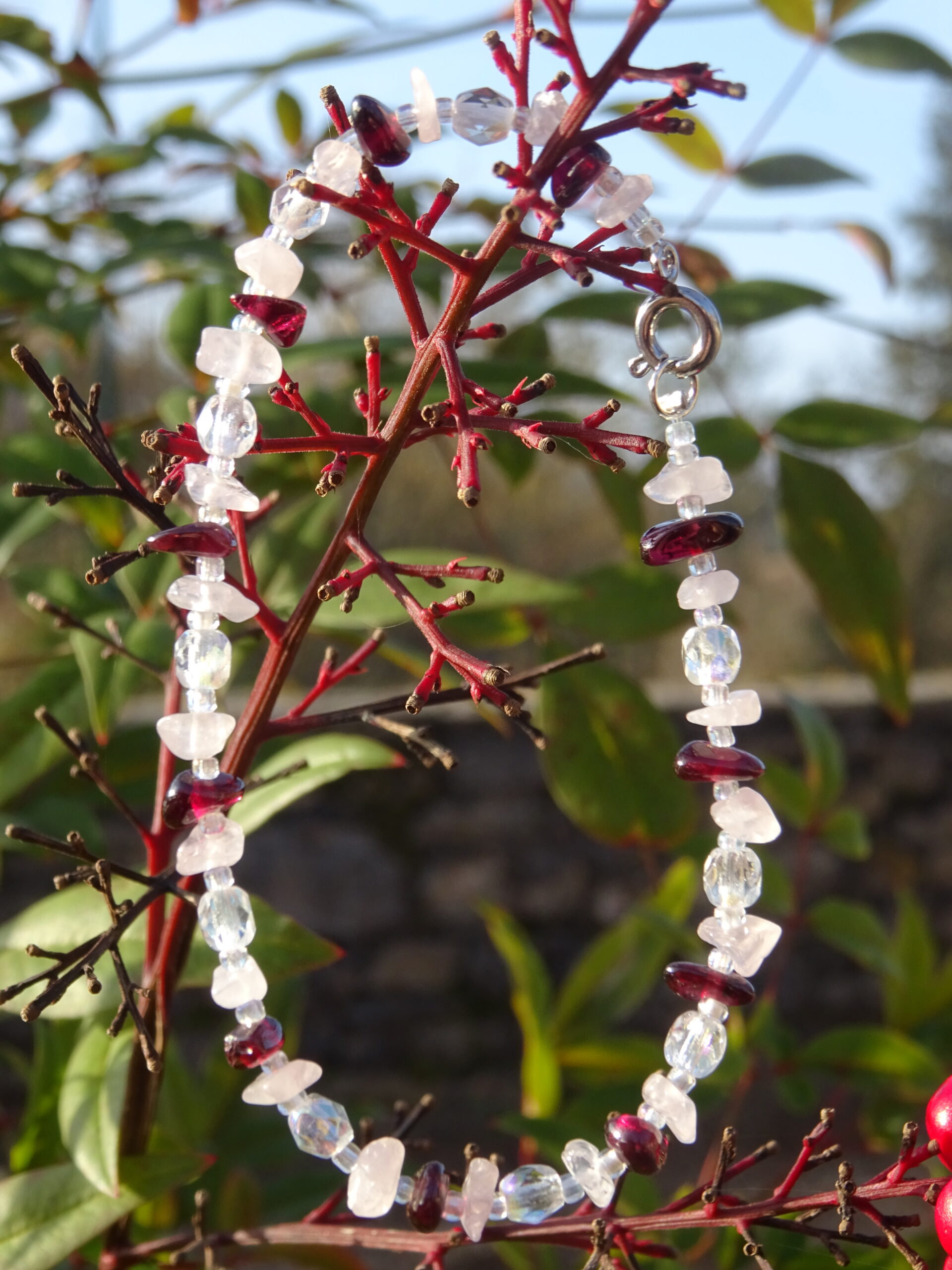 Bracelet quartz rose, grenat & cristal irisé