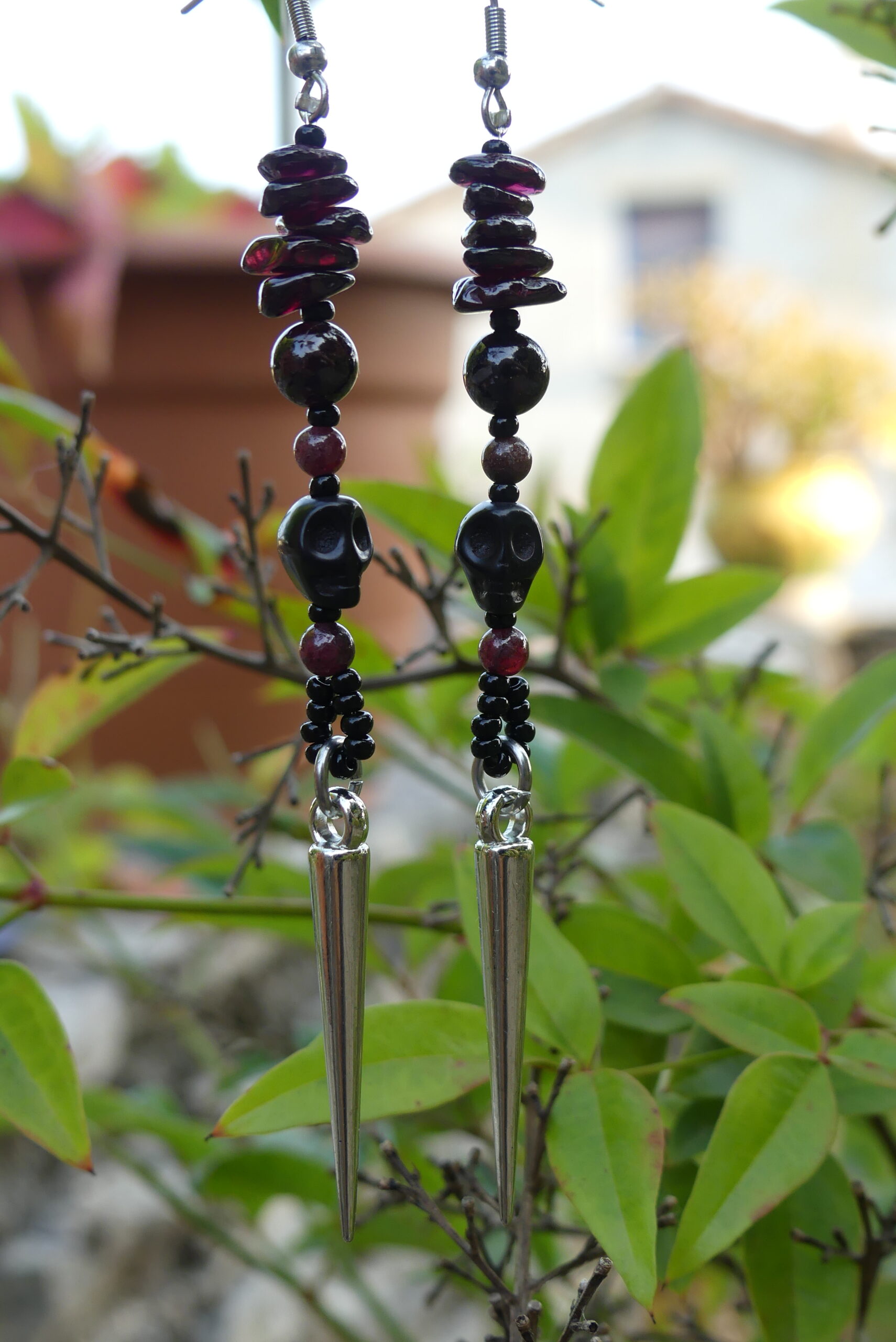 boucles d'oreille gothiques pierre naturelle grenat